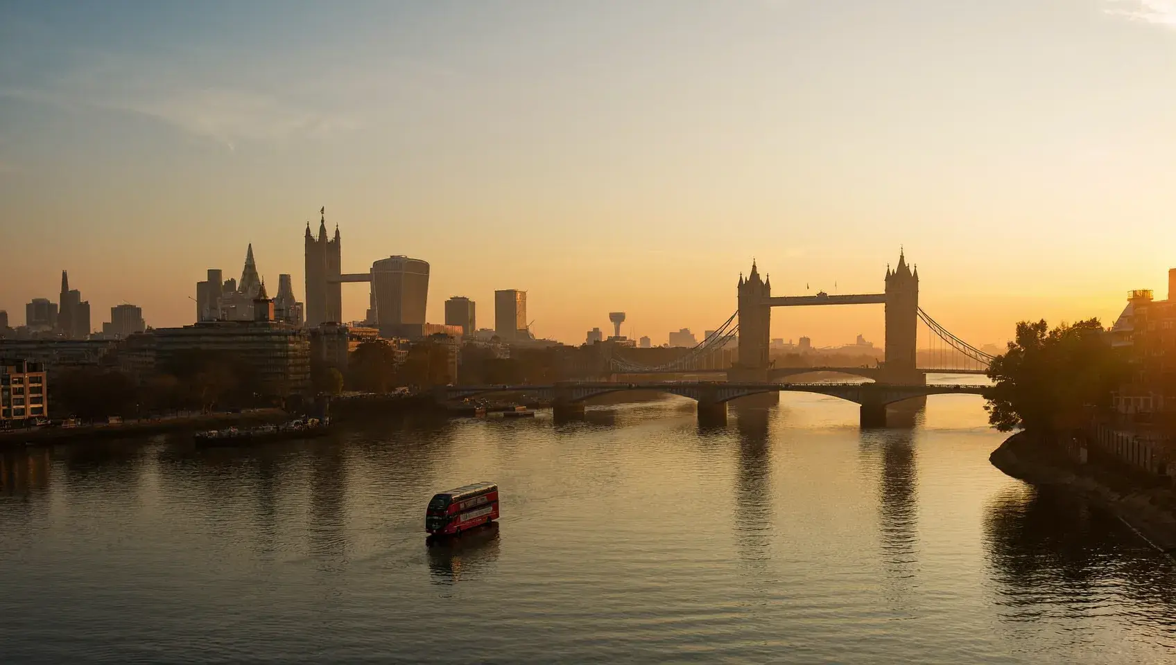 Birleşik Krallık Gezilecek Yerler: Londra ve Tur Rotaları